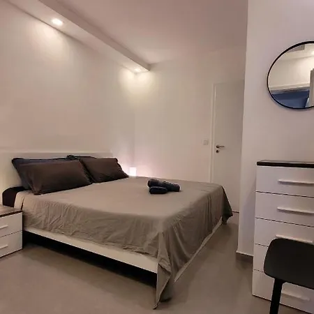 Apartament Stylish - Modern - Large Terrace - 2 Bed - 200 M From Sea - Fully Air Con St. Paul's Bay