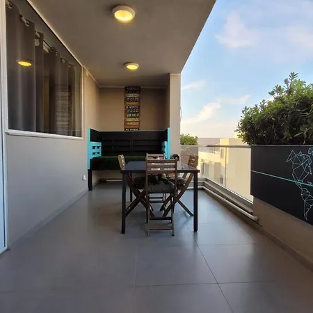 Apartment Stylish - Modern - Large Terrace - 2 Bed - 200 M From Sea - Fully Air Con *