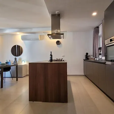 Stylish - Modern - Large Terrace - 2 Bed - 200 M From Sea - Fully Air Con