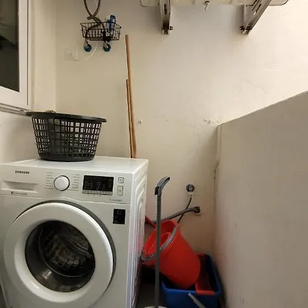 Διαμέρισμα Stylish - Modern - Large Terrace - 2 Bed - 200 M From Sea - Fully Air Con Σεντ Πόλς Μπέι