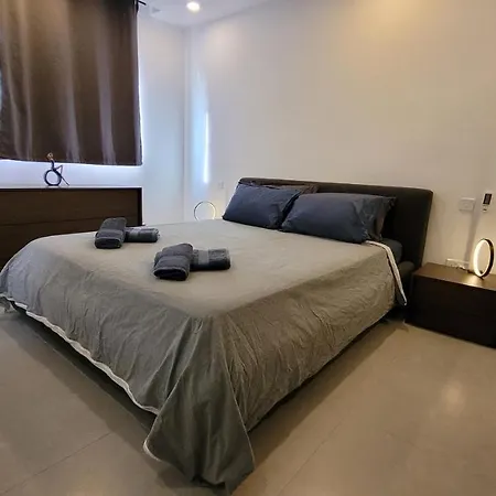 Stylish - Modern - Large Terrace - 2 Bed - 200 M From Sea - Fully Air Con